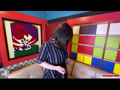 ❤️ Cutie na Jafananci mai manyan nonuwa suna al'aura da kayan wasan jima'i kuma yana da inzali. Ta yi magana a cikin wata hira game da ta fucking kwarewa. Manyan nonuwa da farji masu gashi suna nishi da karfi. Osakaporn ❤️ Batsa na Rasha ❌