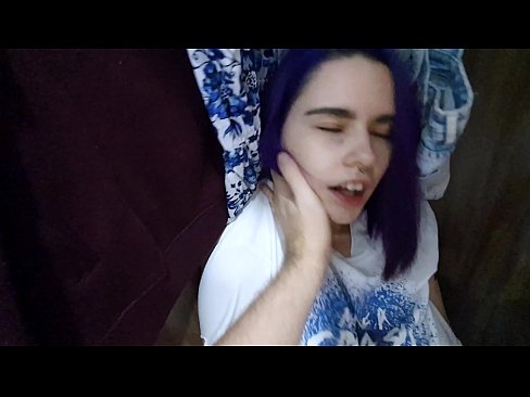 ❤️ Ya sami kanwata a cikin kabad ya taimaka mata ❤️ Batsa na Rasha ❌